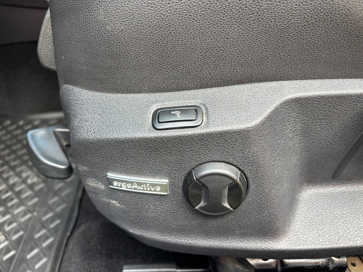 PREDÁM VW GOLF 7 2,0tdi dsg - 12