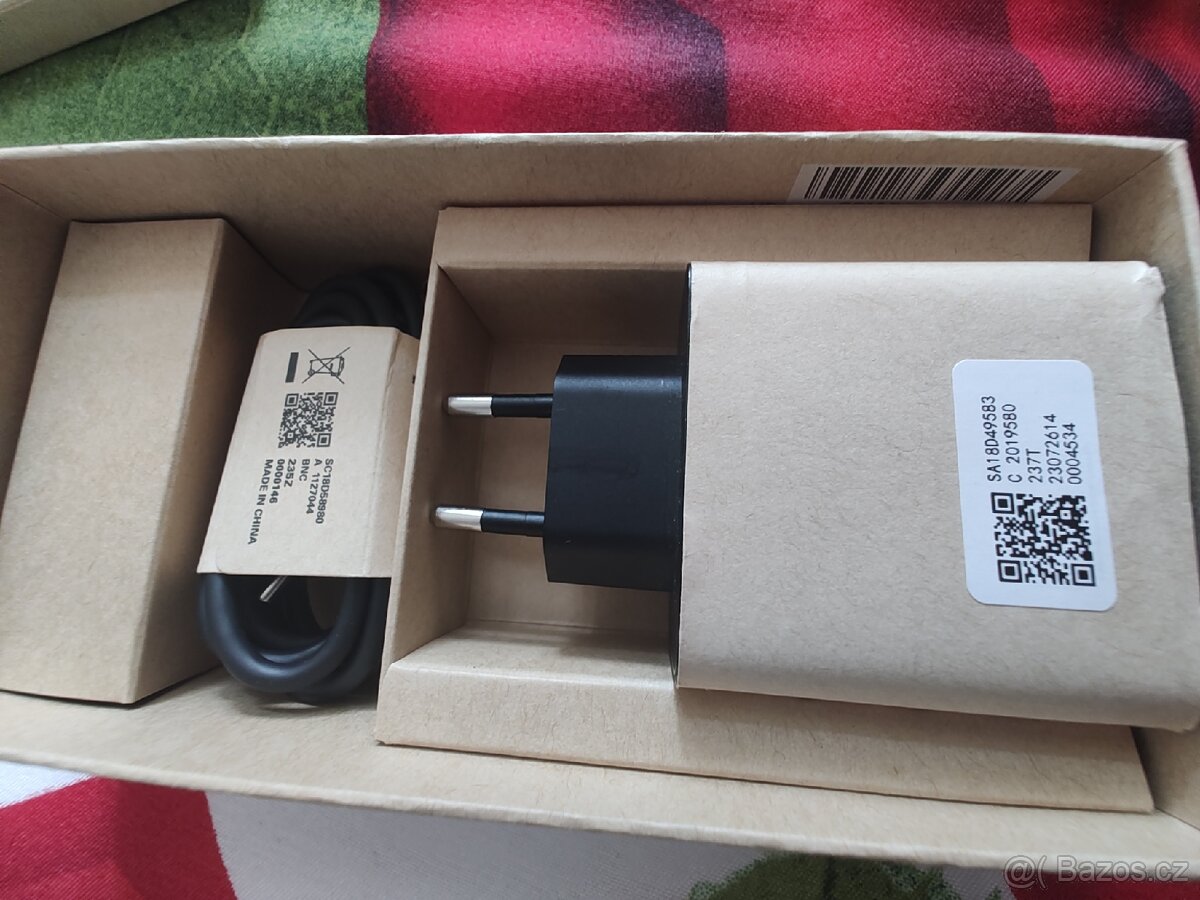 Motorola Edge 30 ultra 200MP zánovní - 12