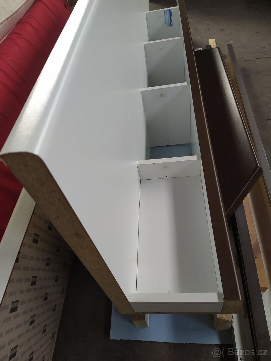 Kvalitní kancelářský nábytek / rohový stůl - 12