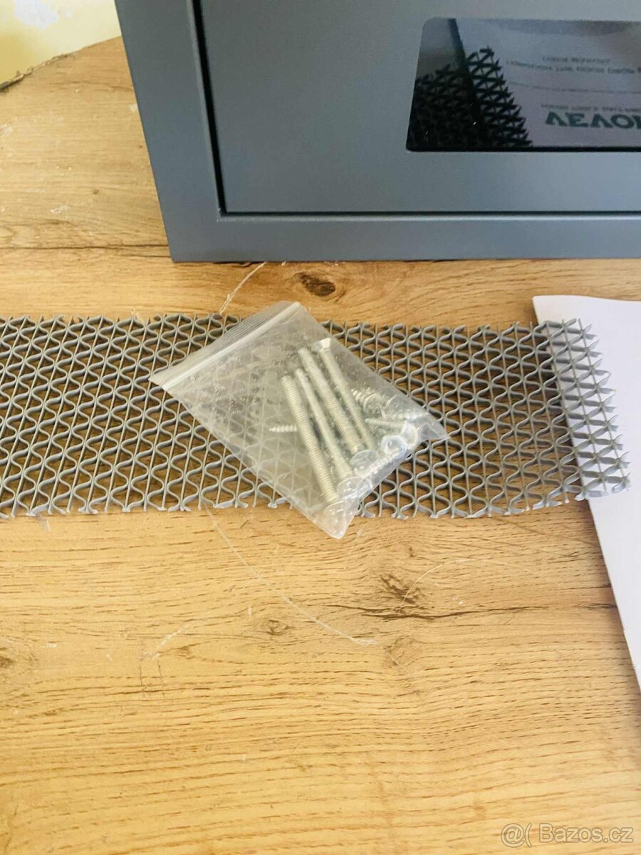 Poštovní schránka s číselným zámkem s instalací skrz dveře - 12