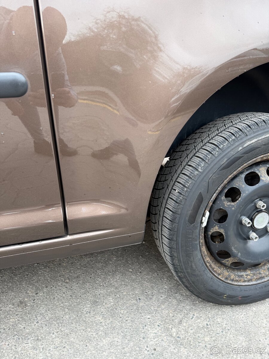 WV Caddy maxi 7 míst - 12