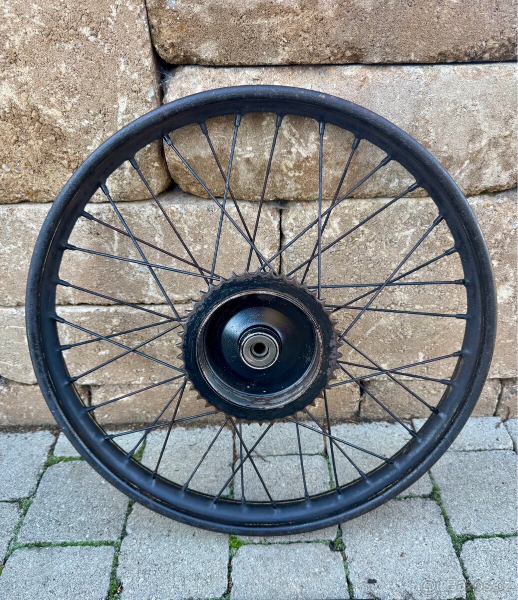 ČZ 125 T - přední a zadní kolo - 12