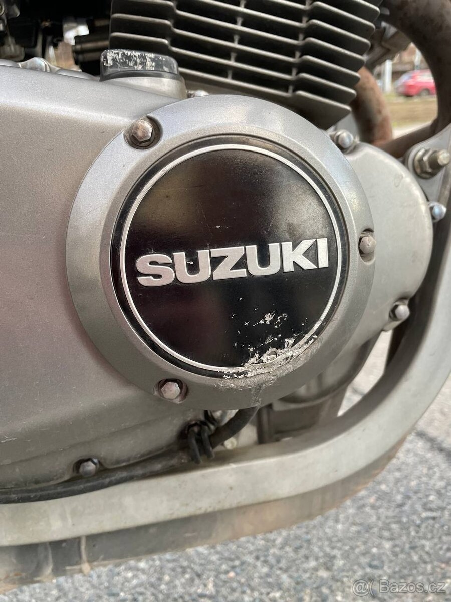 Suzuki GS 500E - 12