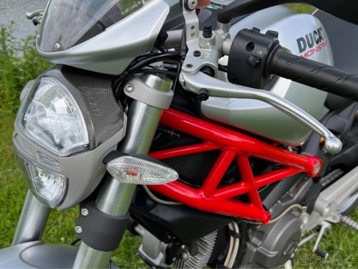 Prodám DUCATI MONSTER 1100 - 12