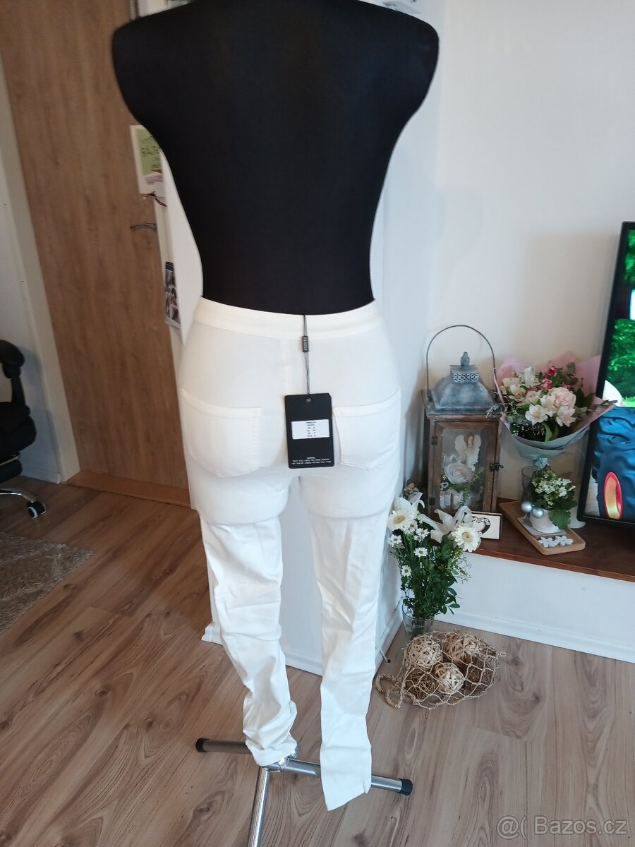 Nové dámské bílé skinny džíny Missguided - 12