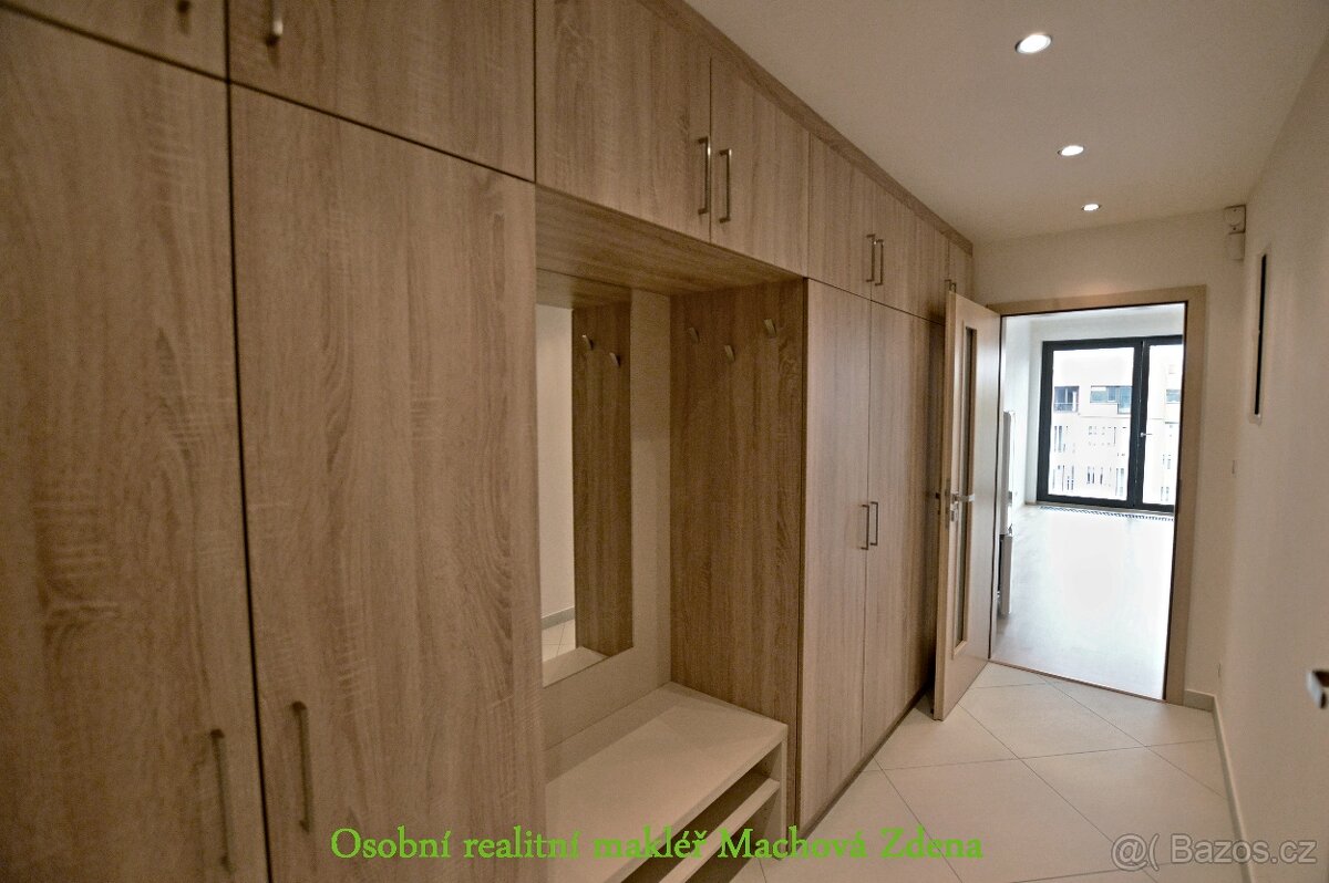 Pronájem bytu 1KK v ul. Olšanská, Praha 3 - 12