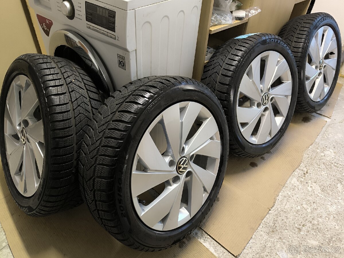 ALU kola VW Golf 8 Octavia 5x112 r17 Originál,zimní pneu 99% - 12