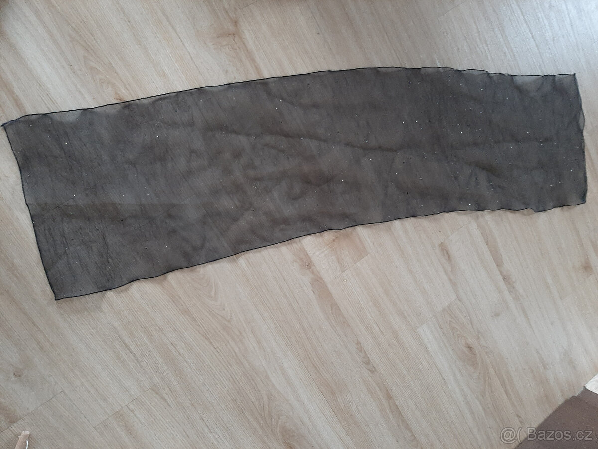 Dámské a dětské oblečení, batohy, tašky, šály, deka - 12