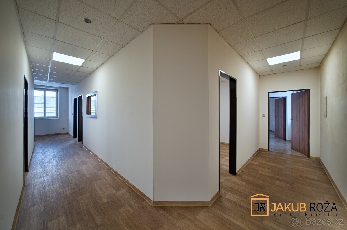 Pronájem kanceláře 159 m² - 12