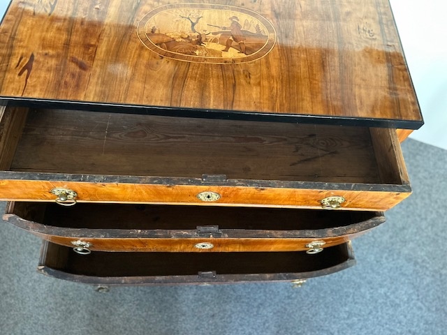 Komoda biedermeier hezký model. - 12