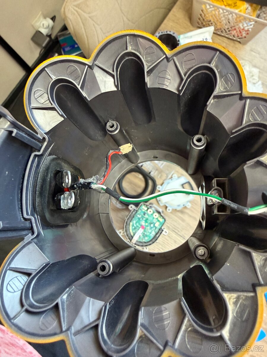 Čištění a Oprava vysavačů Dyson - 12