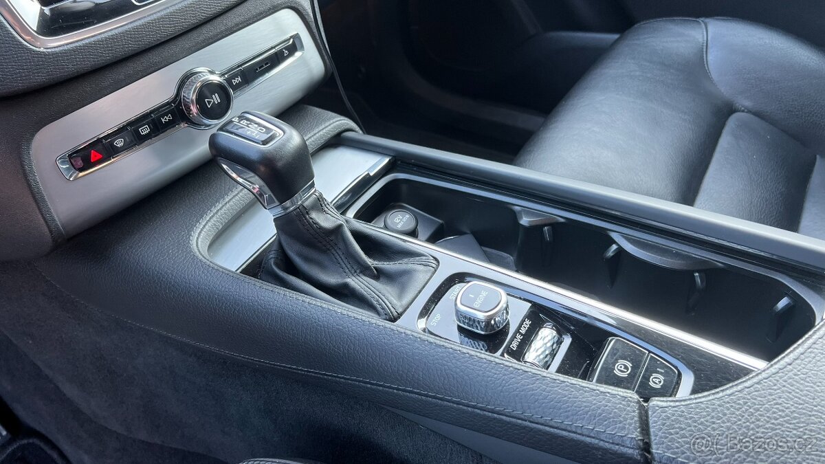 Volvo XC90 II D5 AWD 7 míst - 12