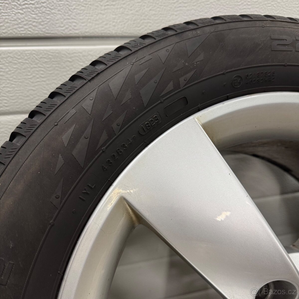 Zánovní zimní sada Karoq 225/55 r17 Nokian 7mm - 12