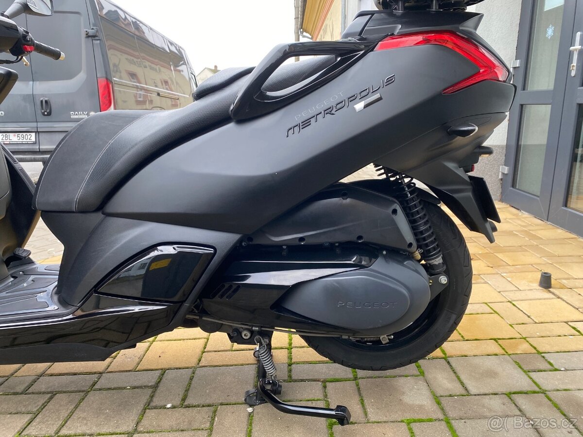 Peugeot Metropolis 400 - Black Edition Top - 12