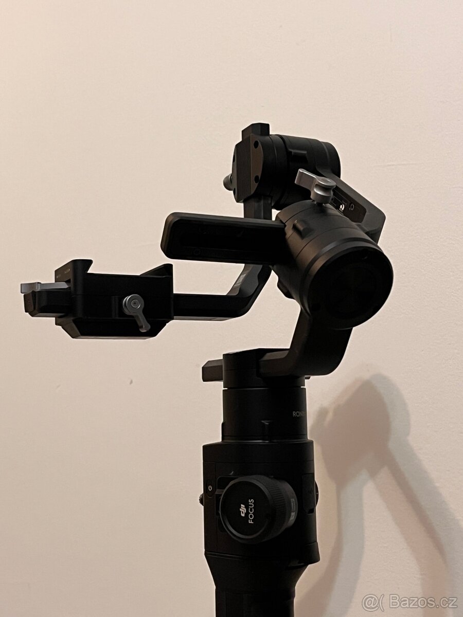 Panasonic Lumix G9 + Leica 12-60mm f/2.8-4 + Ronin S - 12