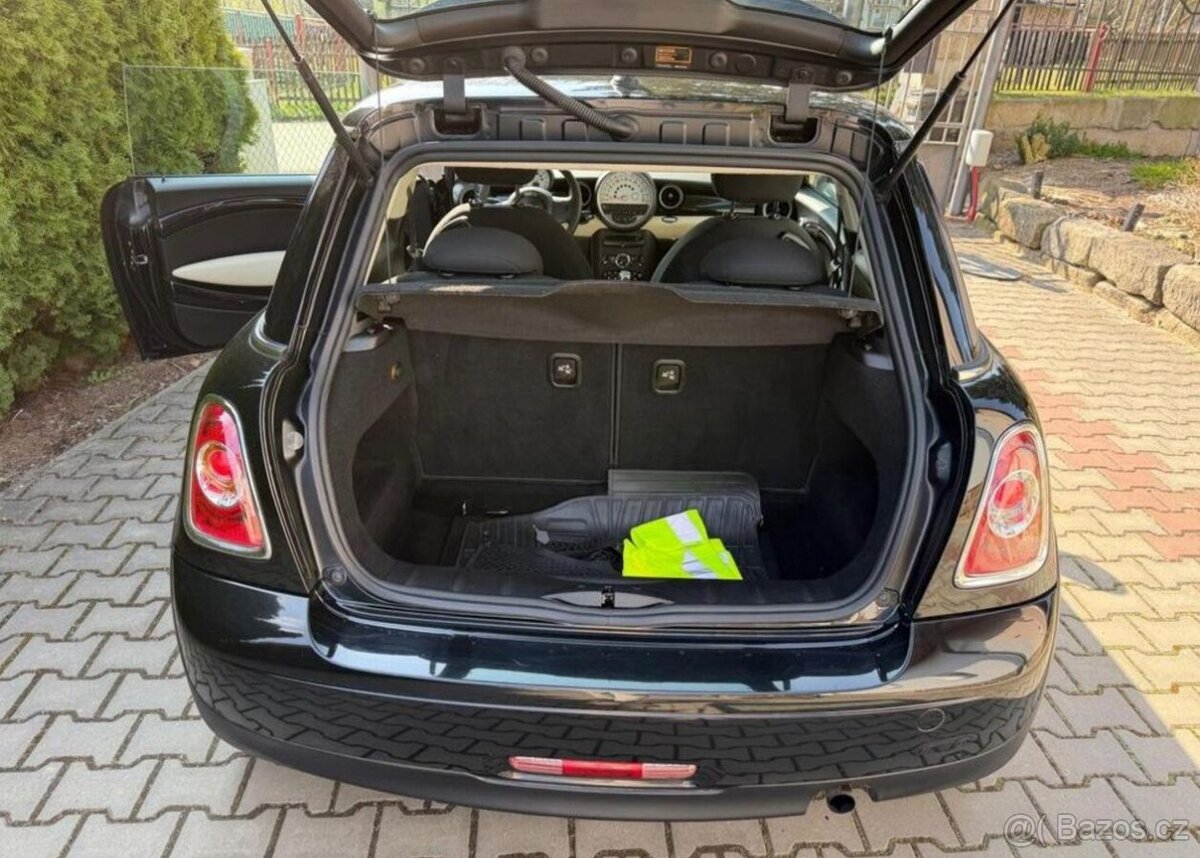 Mini One 1,6i 1 Majitel pravidl.servis benzín - 12