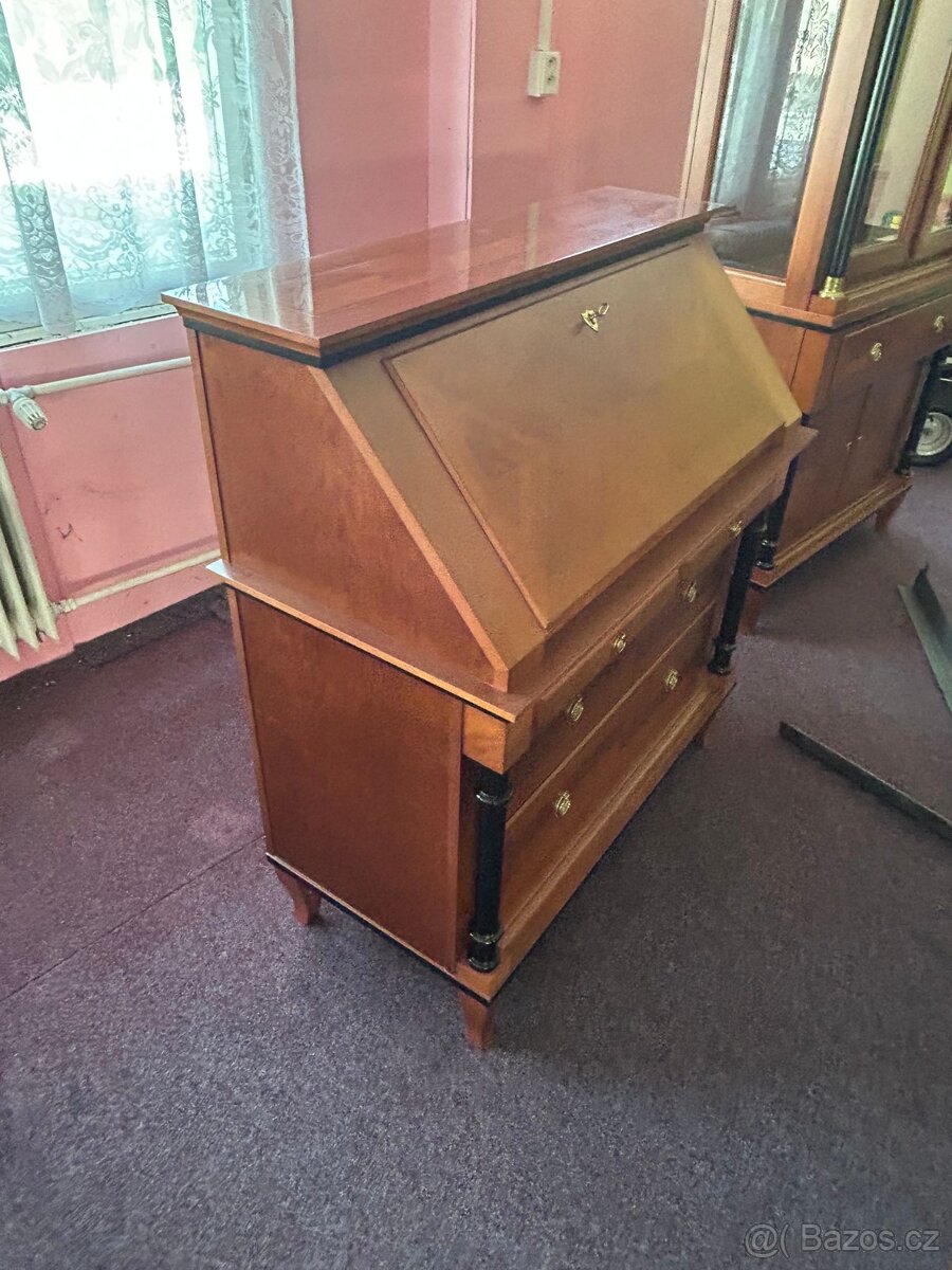 Starožitný nábytek - 12