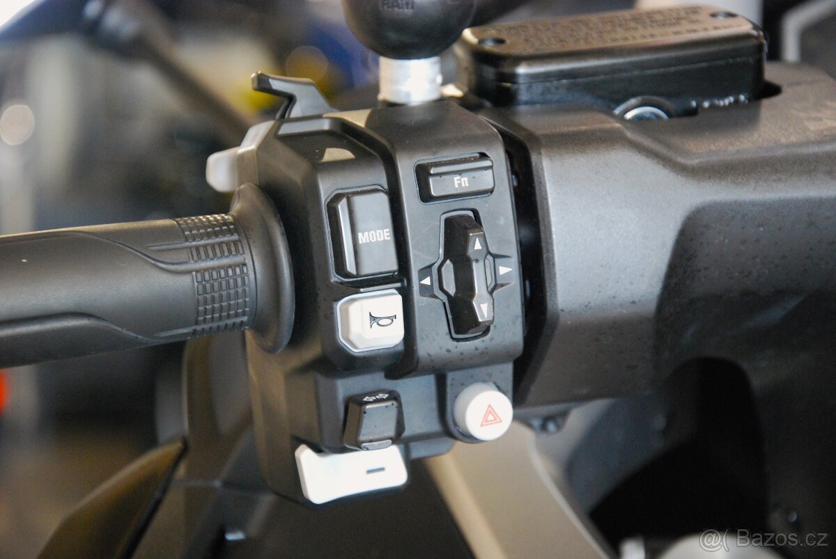 Honda Forza 750 - PŮVOD ČR,1.maj,DPH,serviska,krásný stav - 12