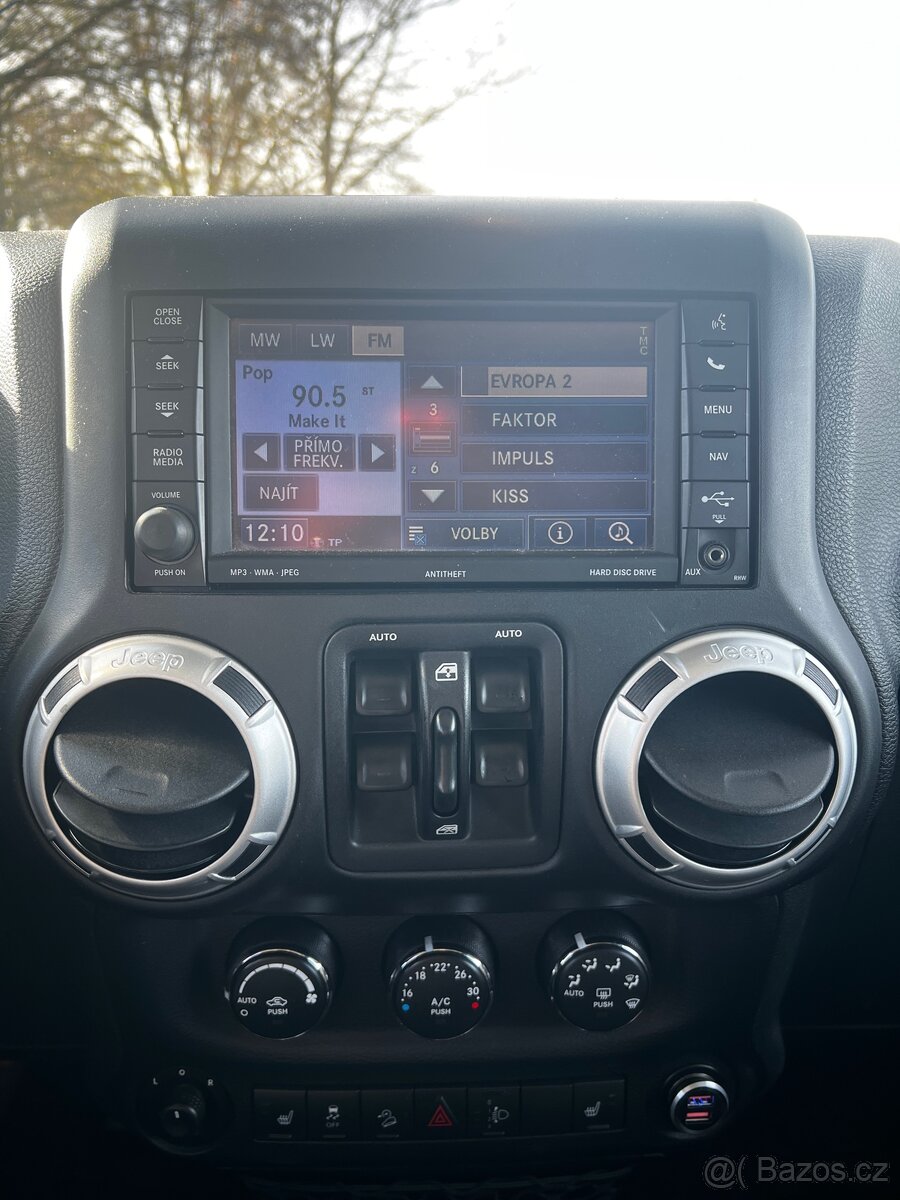 Jeep Wrangler 2.8, nafta, 2015 - 12
