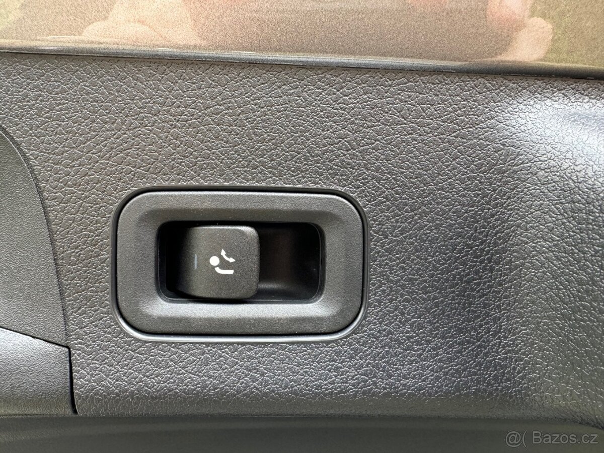 CLA 200d Shooting Brake - 12