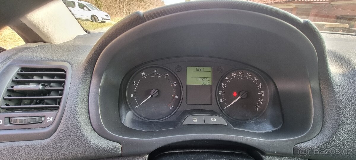 FABIA 2013 1.4i 63KW - 12