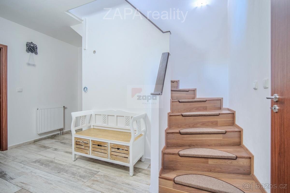 Prodej samostatného RD 5+kk+garáž celkem 218 m2 pozemek 620 - 12