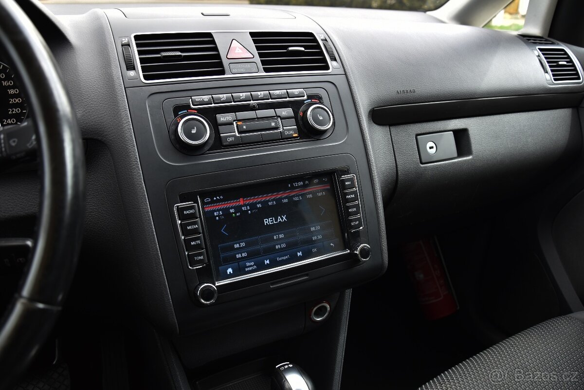 Volkswagen Touran 1.4 TSi DSG,KLIMA,TEMPOMAT,VÝHŘEV,123173KM - 12