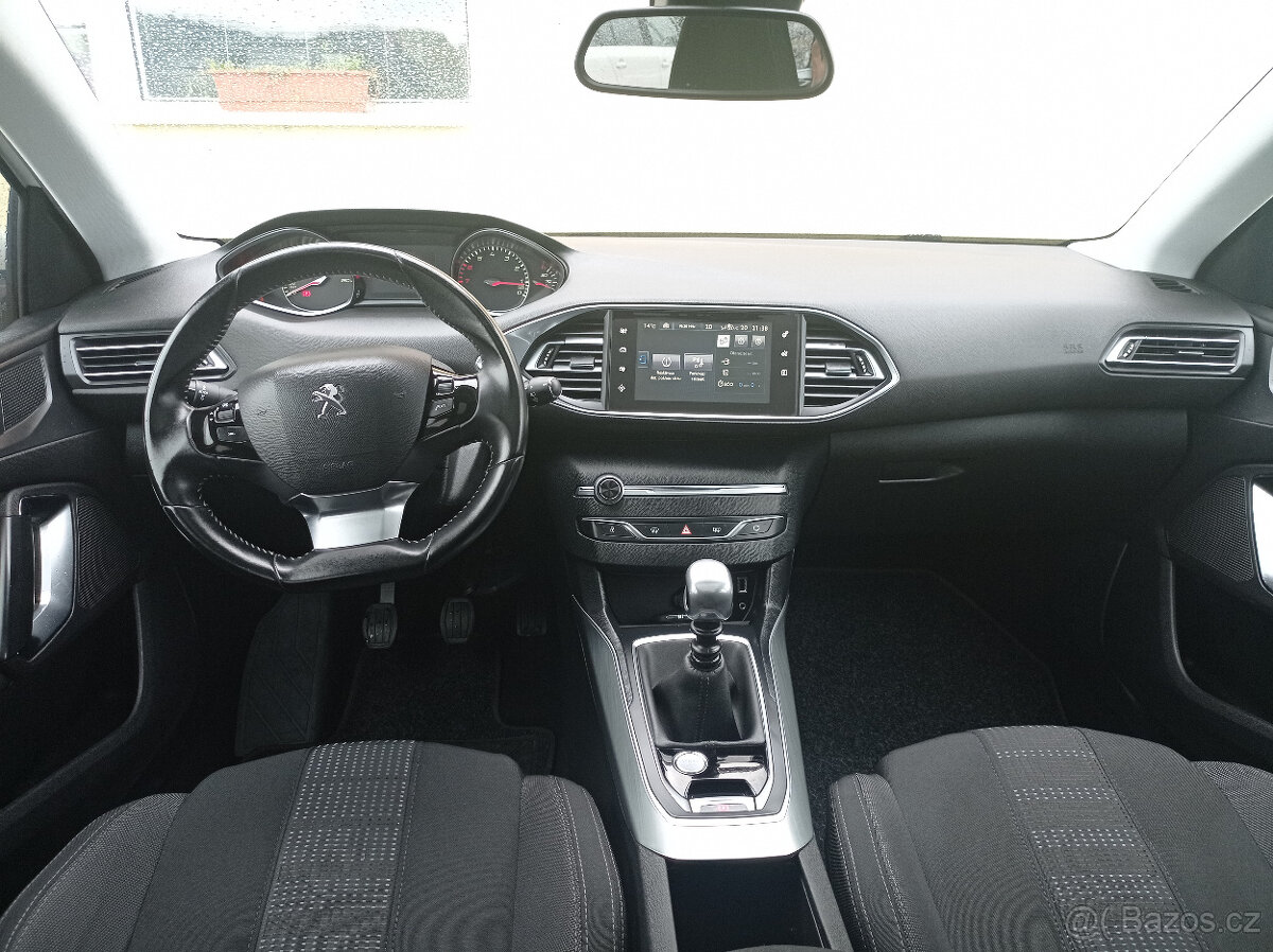 Peugeot 308 1.2i 96kW Navi/Panorama/1Maj - 12