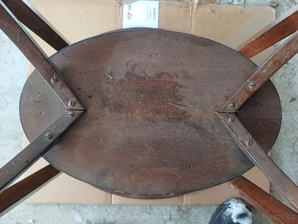 Stolek Thonet - 12