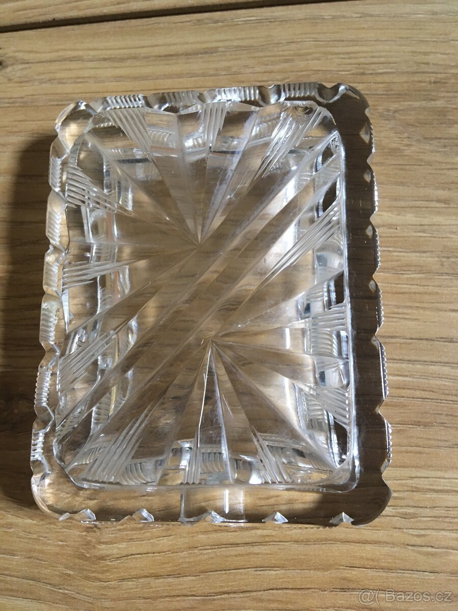 Broušená skleněná dóza malá 2x - 12