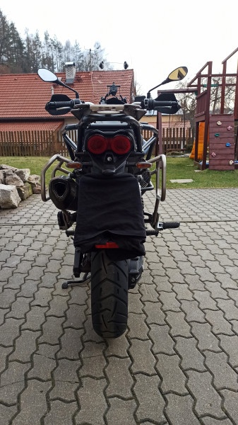 Moto Guzzi V85TT - 12