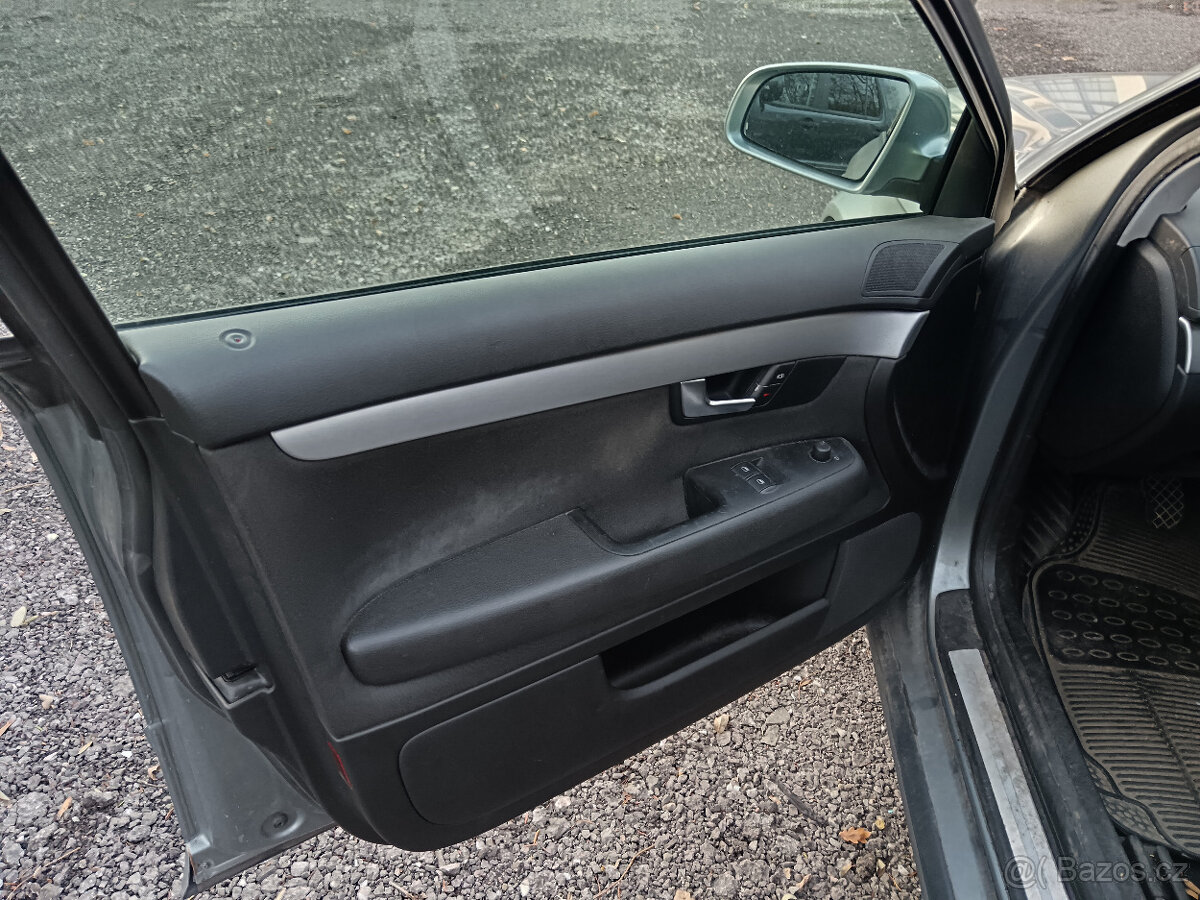 Audi A4 85 KW klima výhřev - 12