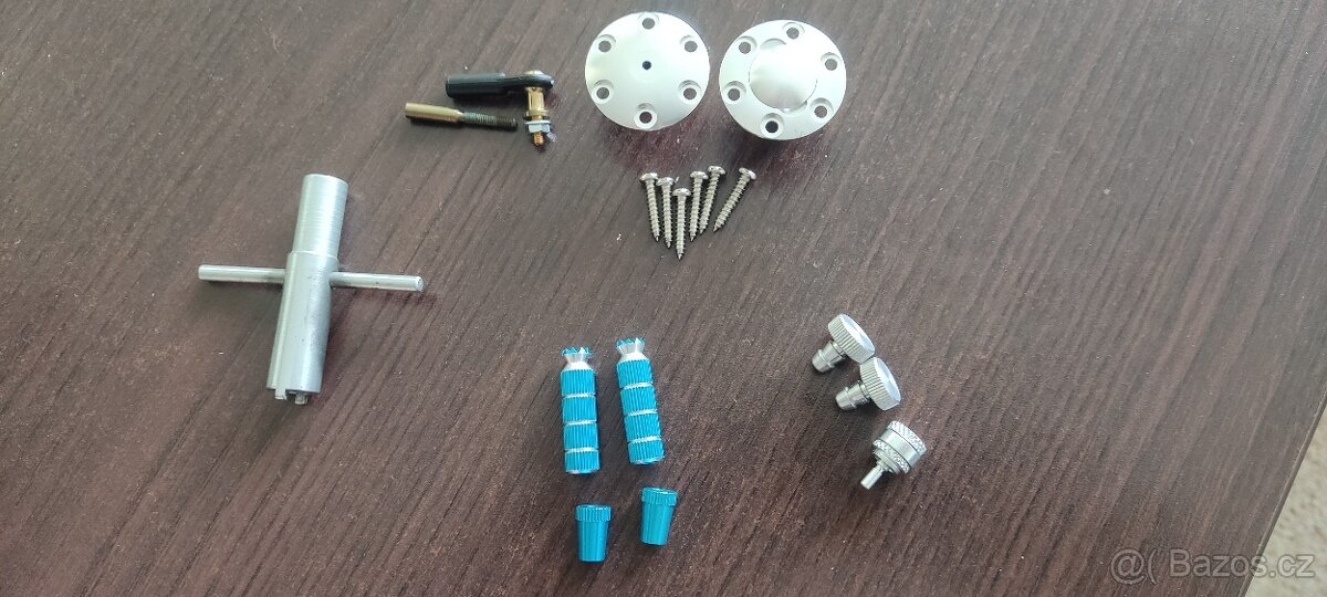 Vrtule, serva, palivové pumpy, olej......... - 12