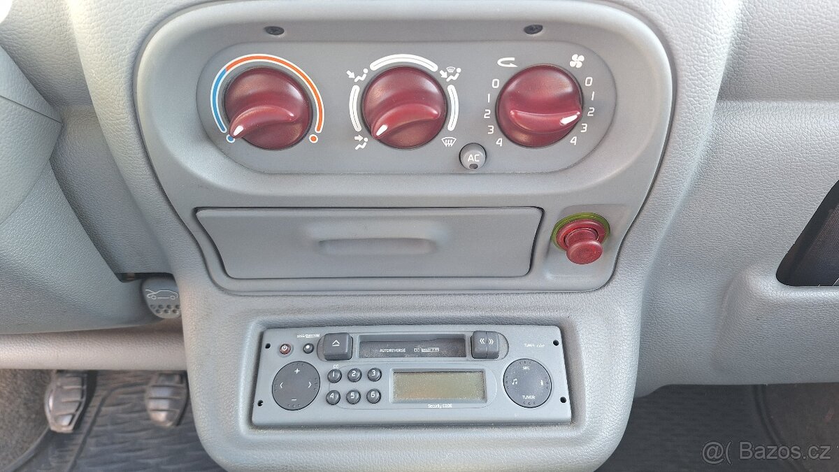 Renault Twingo 1.2i. r. 2004. 138.900 km-servis. - 12