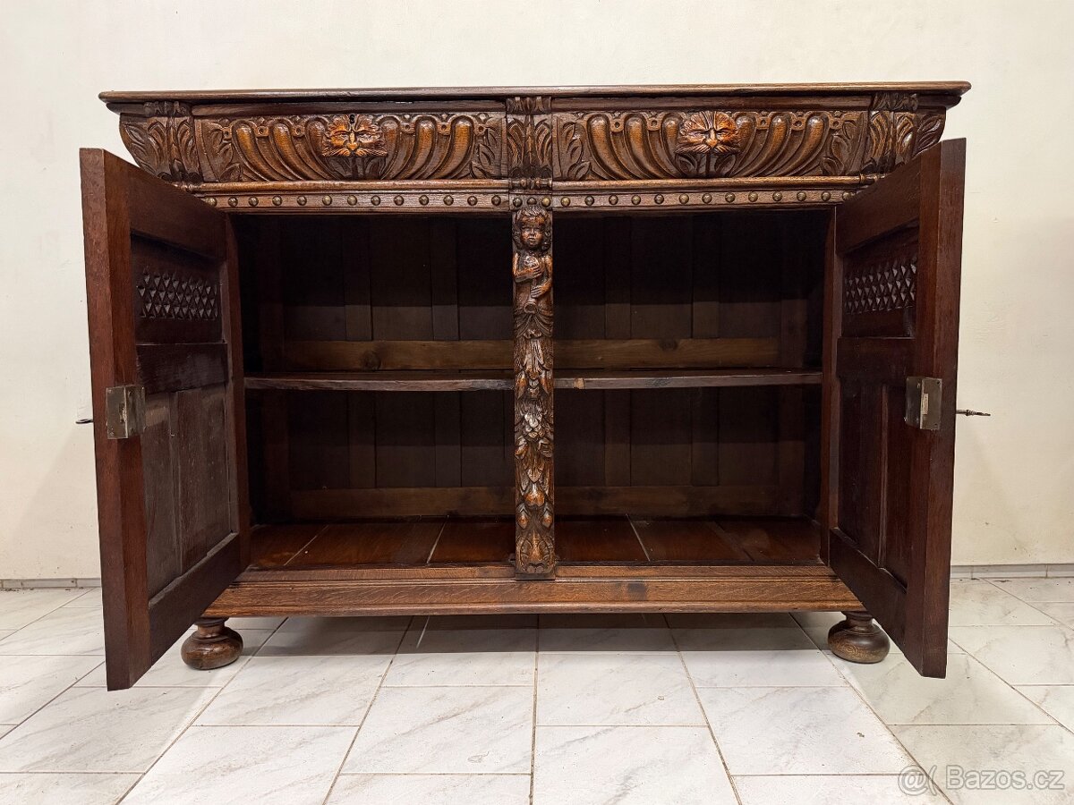 Starožitná neorenesanční skříň - 12