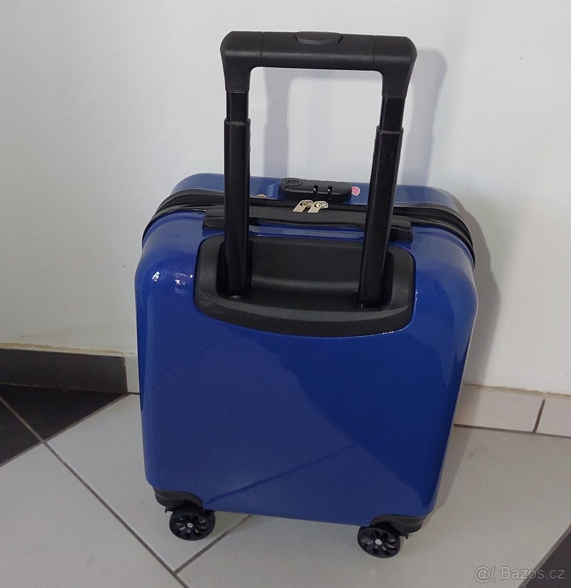 Dětský cestovní kufr, 4 otočná kolečka - nové - 12