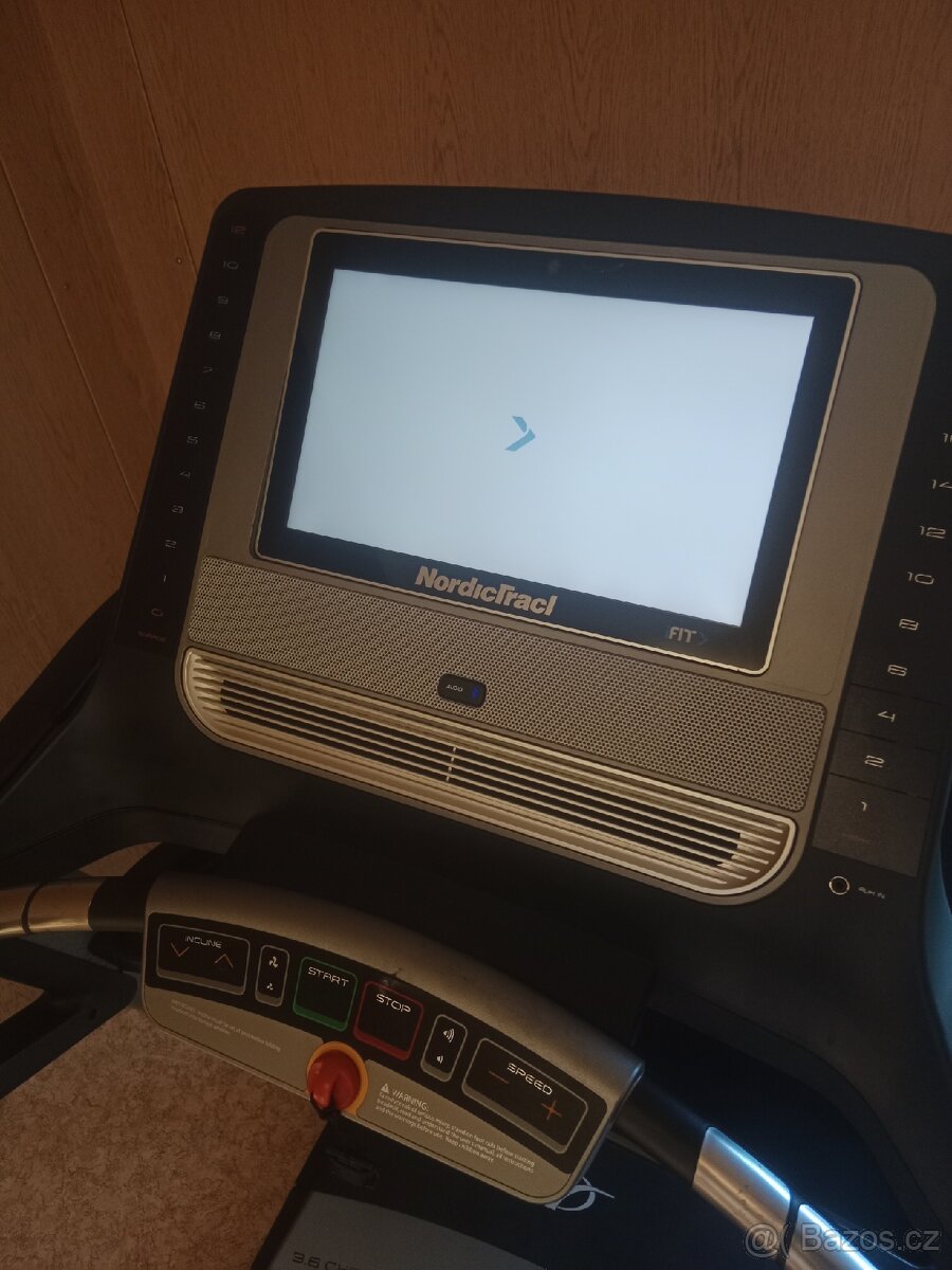 Běžecký pás NORDICTRACK při rychlém jednání sleva - 12