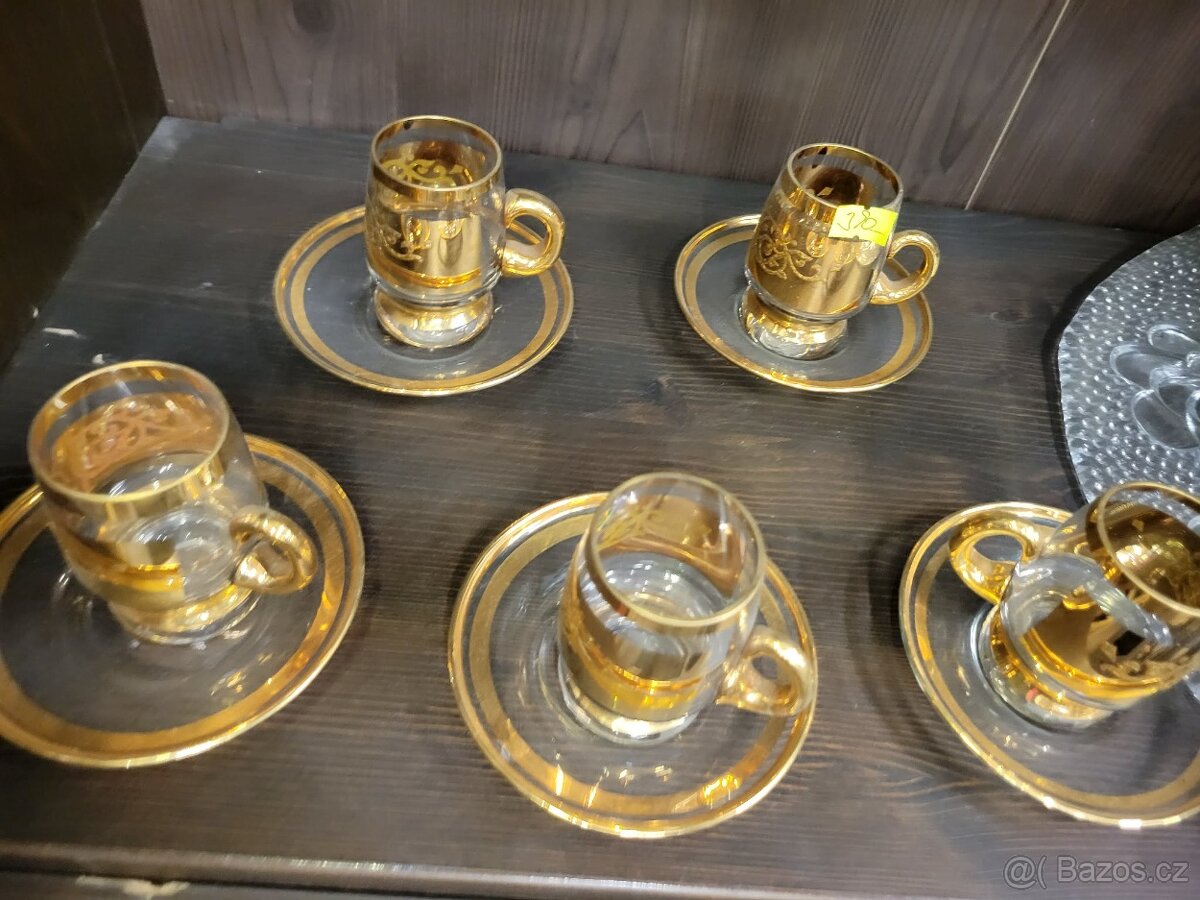 Křišťál a porcelán - 12