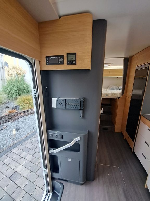 Adria Coral XL 660 SL AXESS 2024 140PS man. - 12