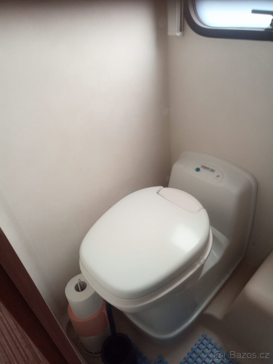 Prodám obytný karavan adria adorace 475 - 12