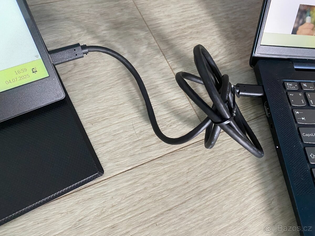 Přenosný monitor 17 palců - 12