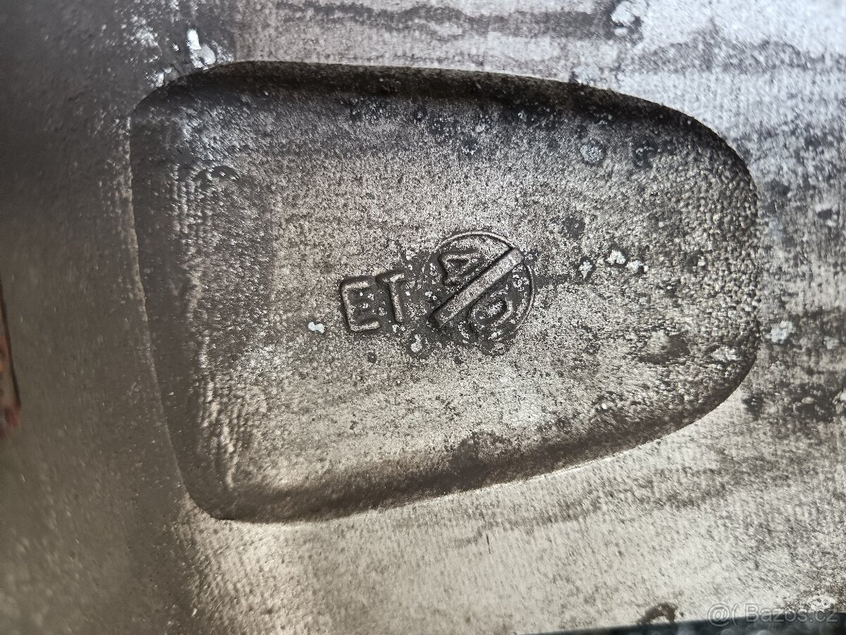 TOP NABIDKA celoroční 16" al kola MAGMA na VW T5, T6 - 12