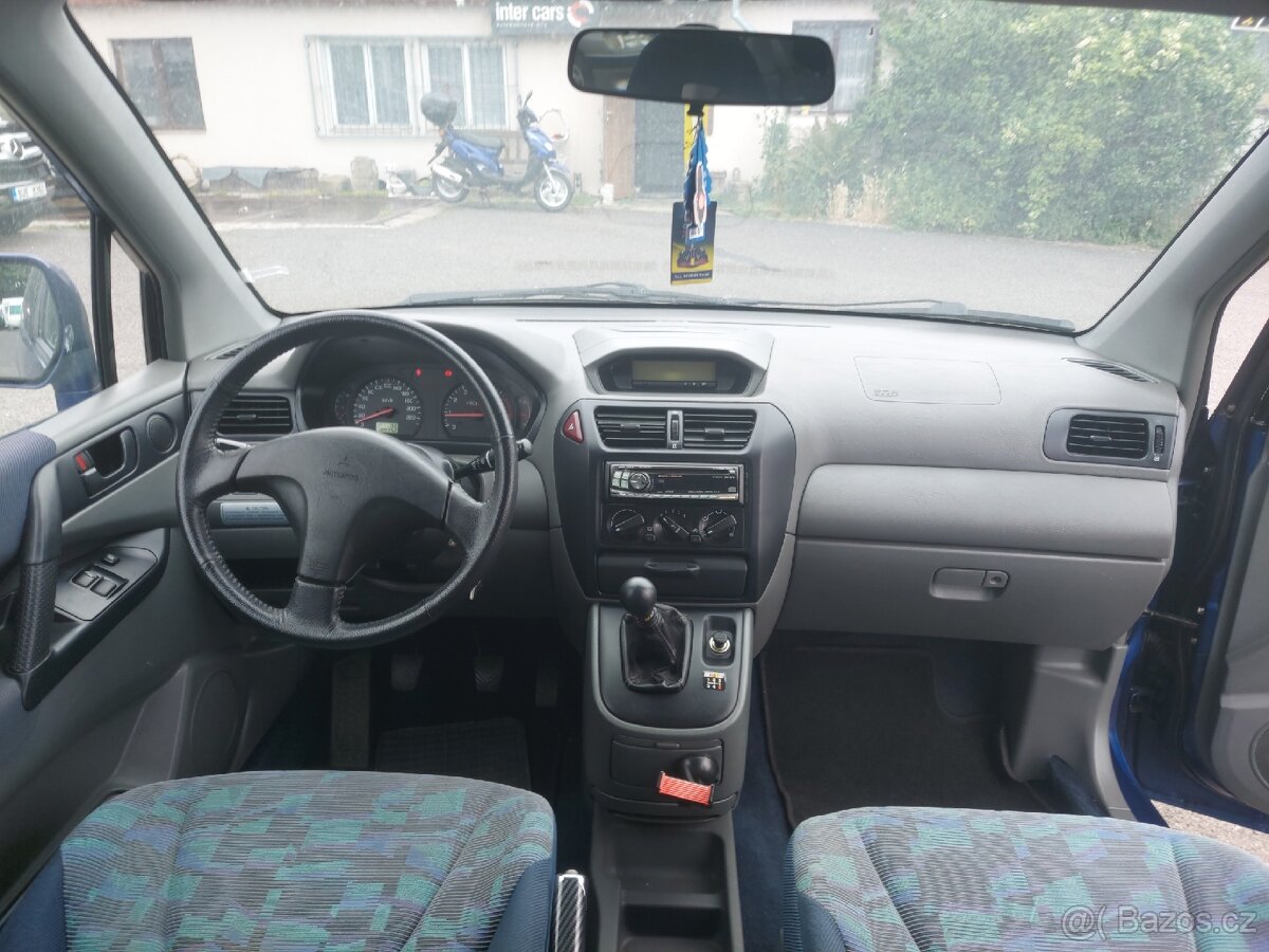 Mitsubishi Space Runner - 12