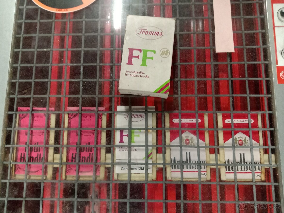 Prodám nástěnný automat na cigarety, Německo. - 12