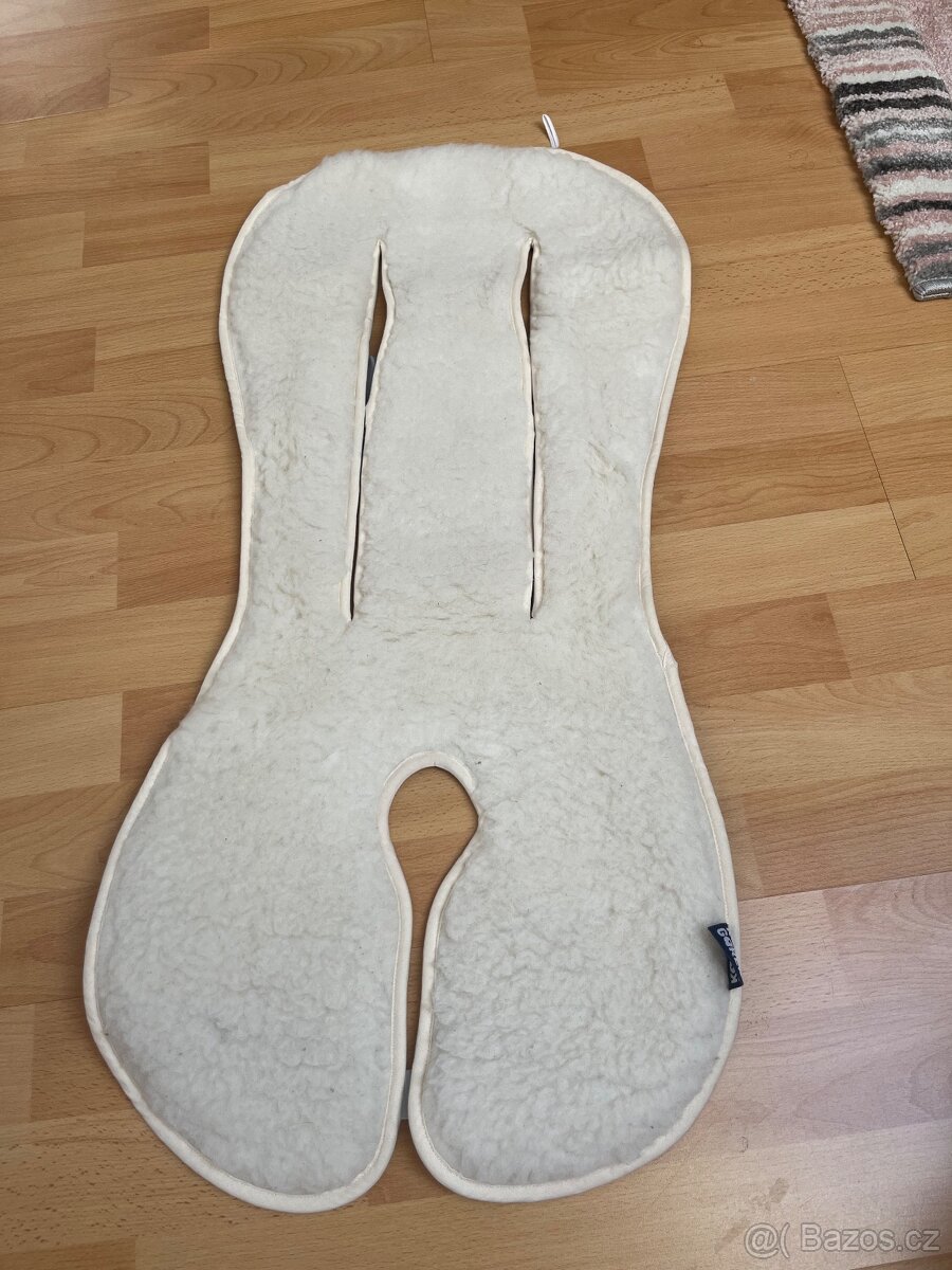 Prodám autosedačku Cybex s isofixem plus 2 vložky - 12