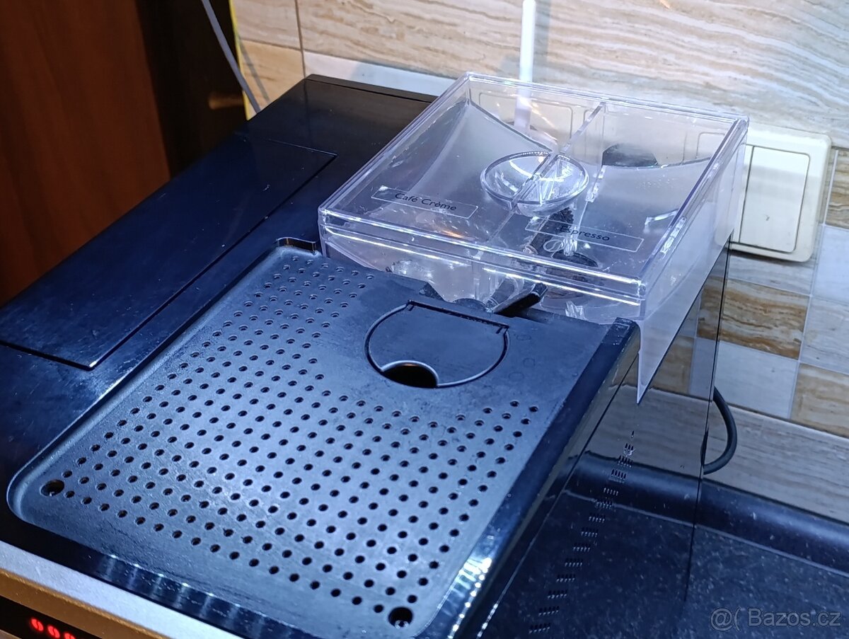 Espresso kávovar Melitta Caffeo Bistro - 12