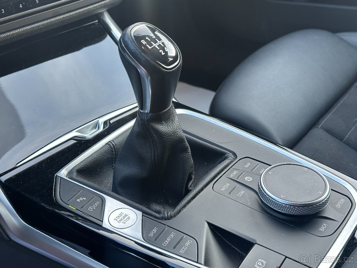 BMW 318D 2020 - 12