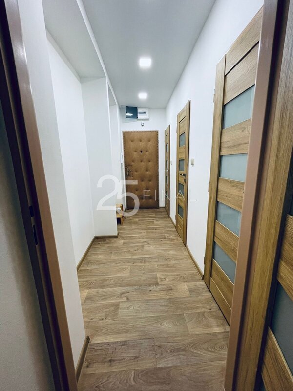 Útulný byt k pronájmu 2+1, 52m² s balkonem a sklepem - 12