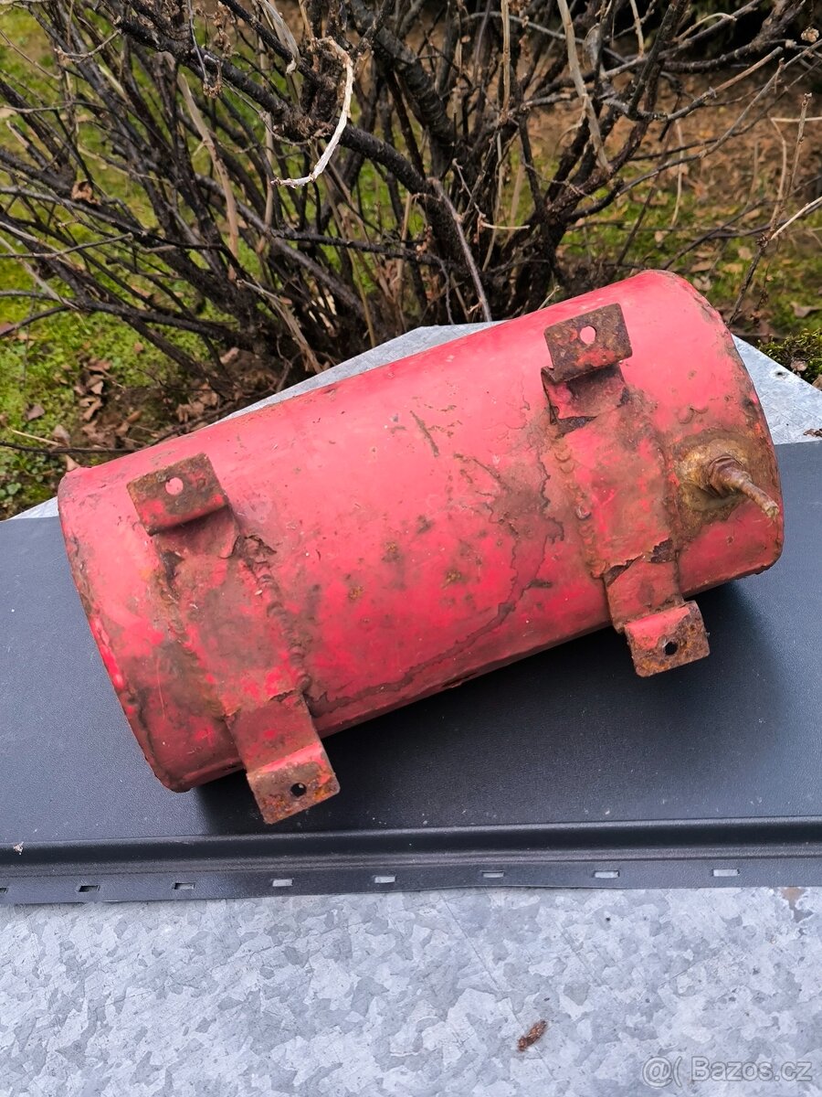 Nádrž Bugina,Traktůrek,Stroj Jawa/ČZ - 12