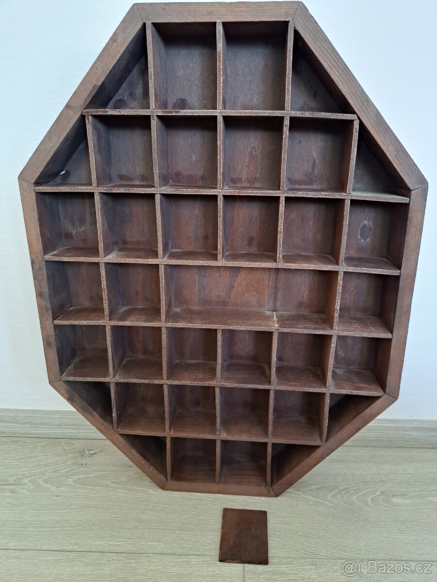 Miniatury + dřevěný rámeček/polička na miniatury - 12